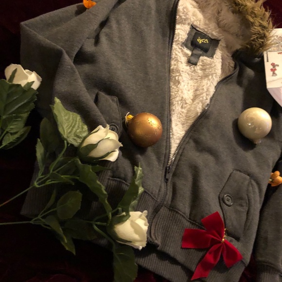 Fur Lined Jacket 😍👌🧣 - Picture 3 of 4